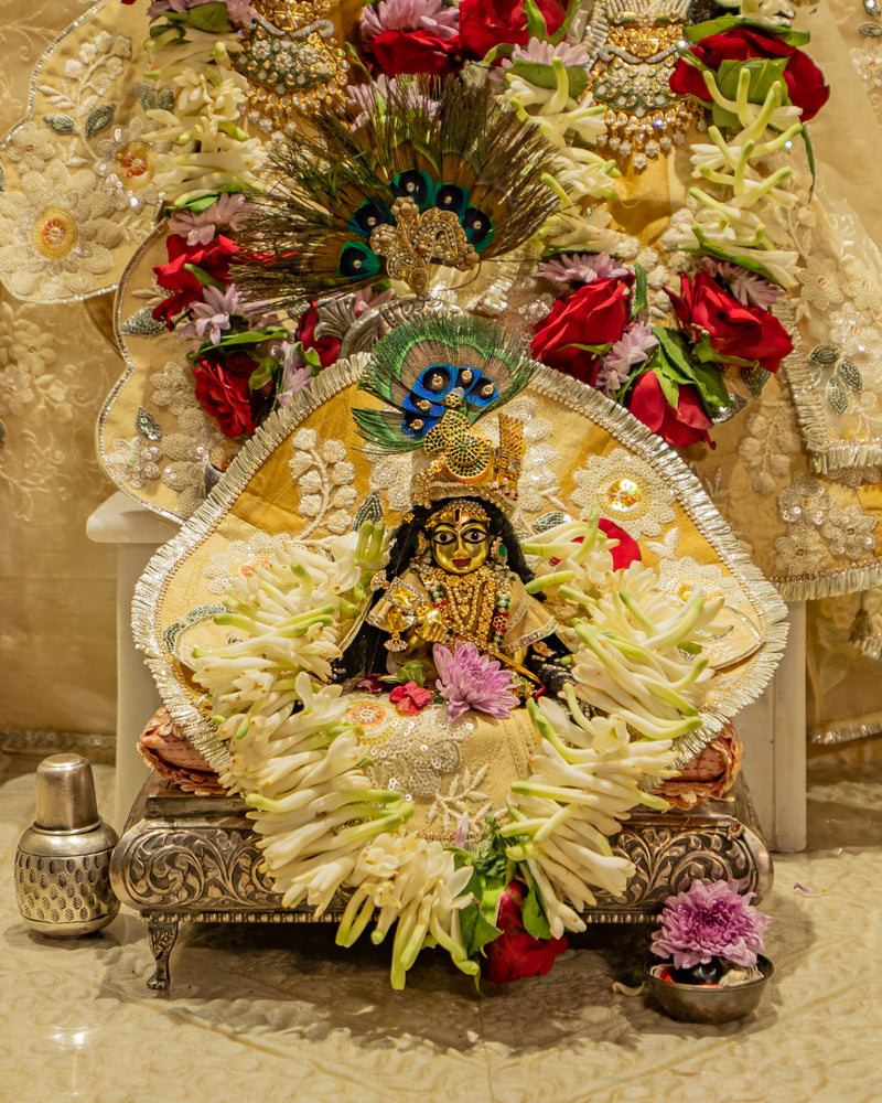 The Ivory Bloom — Quilted Brocade Mandir Backdrop